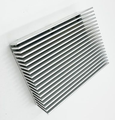 Obróbka CNC Części metalowe Aluminiowy radiator do falownika fotowoltaicznego